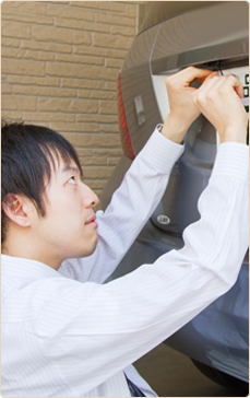 車内などに鍵を残してインロックしてしまったら 車内などに鍵を残してインロックしてしまったら